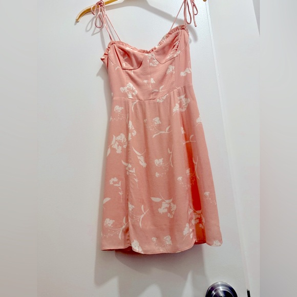 Aritzia Wilfred Fable Floral Dress in Coral Blush - Picture 13 of 13